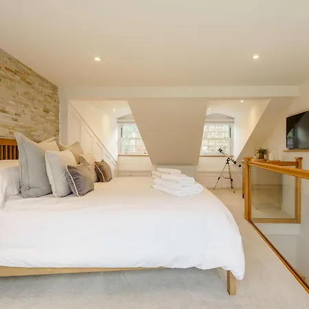 Semesterbostad 3 Bed House With Hot Tub - Terrace