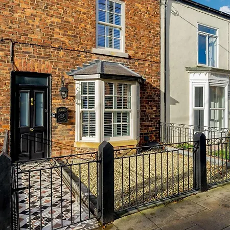 3 Bed House With Hot Tub - Terrace * Great Ayton