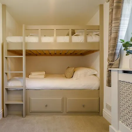 Σπίτι διακοπών 3 Bed House With Hot Tub - Terrace